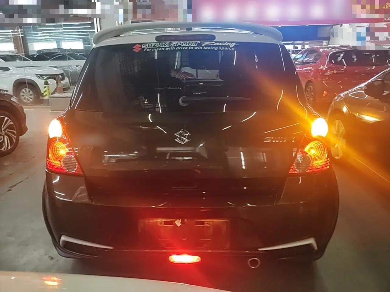 Suzuki Swift 2015 1.5L Automatic Limited Edition — миниатюра 5