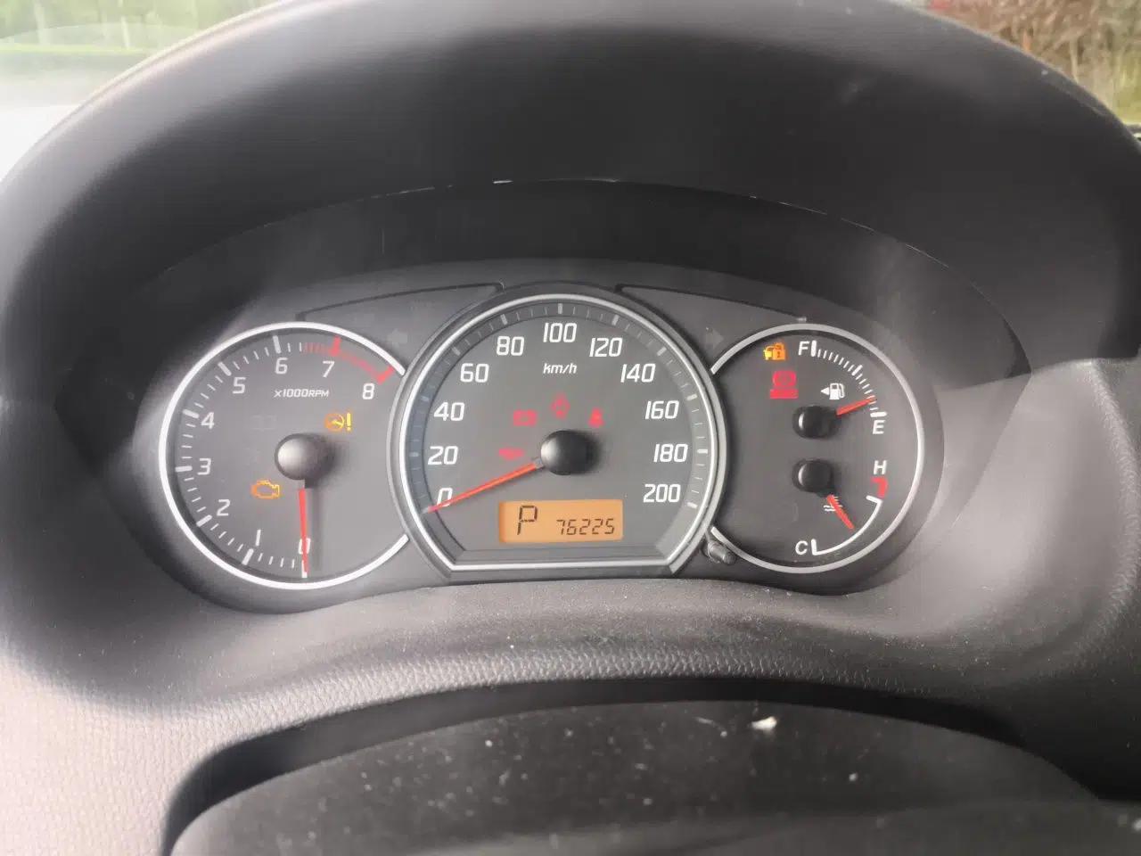 Suzuki Swift 2015 1.5L Automatic Limited Edition — миниатюра 12