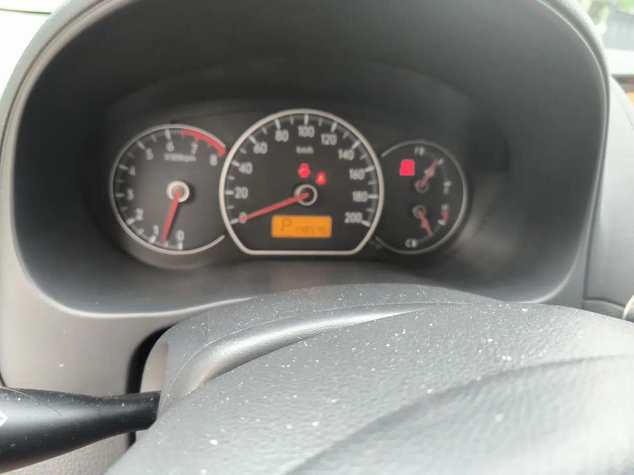 Suzuki SX4 2011 Revised Version 1.6L Automatic Comfort Edition — миниатюра 13