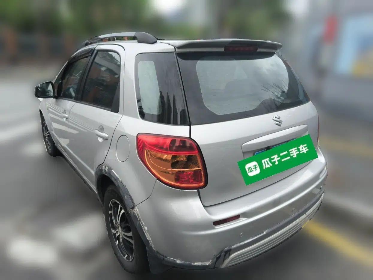 Suzuki SX4 2011 Revised Version 1.6L Automatic Comfort Edition — миниатюра 4