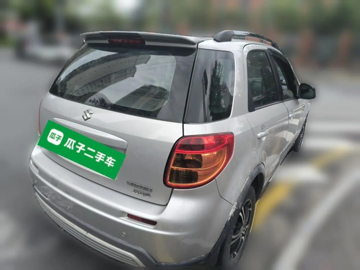 Suzuki SX4 2011 Revised Version 1.6L Automatic Comfort Edition — миниатюра 6