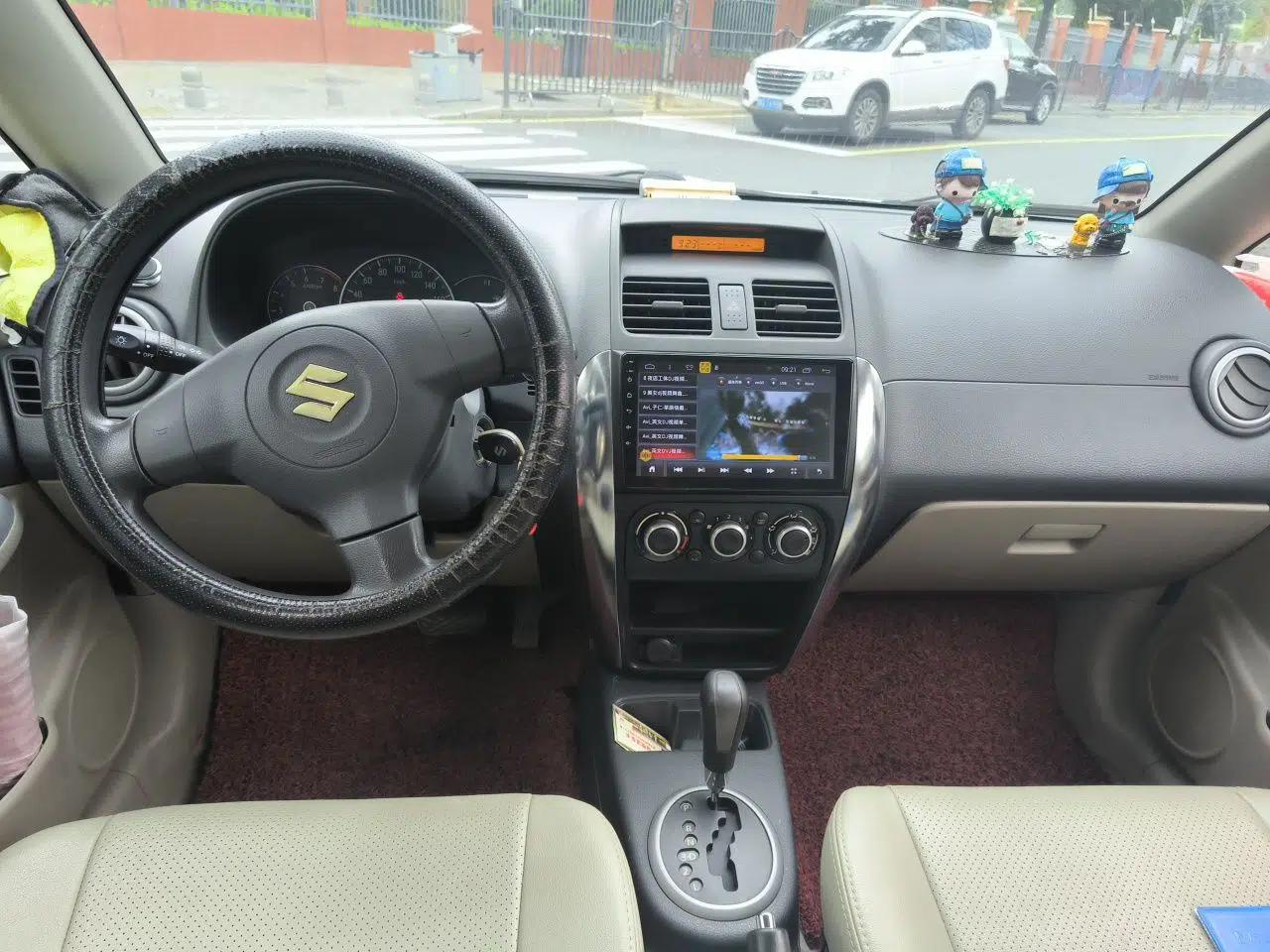 Suzuki SX4 2011 Revised Version 1.6L Automatic Comfort Edition — миниатюра 10