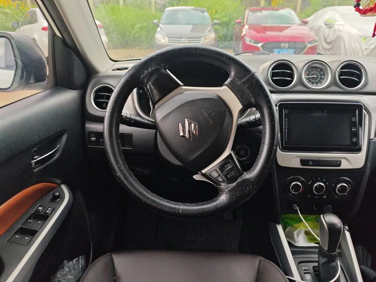 Suzuki Vitara 2016 1.4T Automatic Two-Wheel Drive Elite Model — миниатюра 11