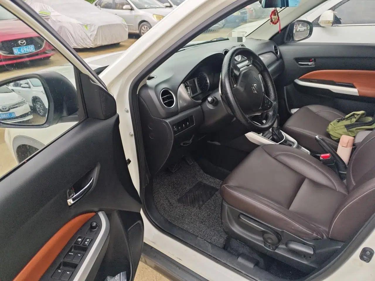 Suzuki Vitara 2016 1.4T Automatic Two-Wheel Drive Elite Model — миниатюра 17