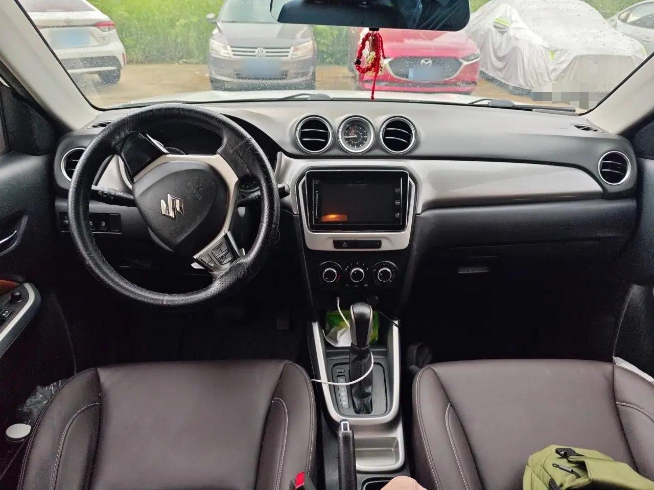 Suzuki Vitara 2016 1.4T Automatic Two-Wheel Drive Elite Model — миниатюра 10