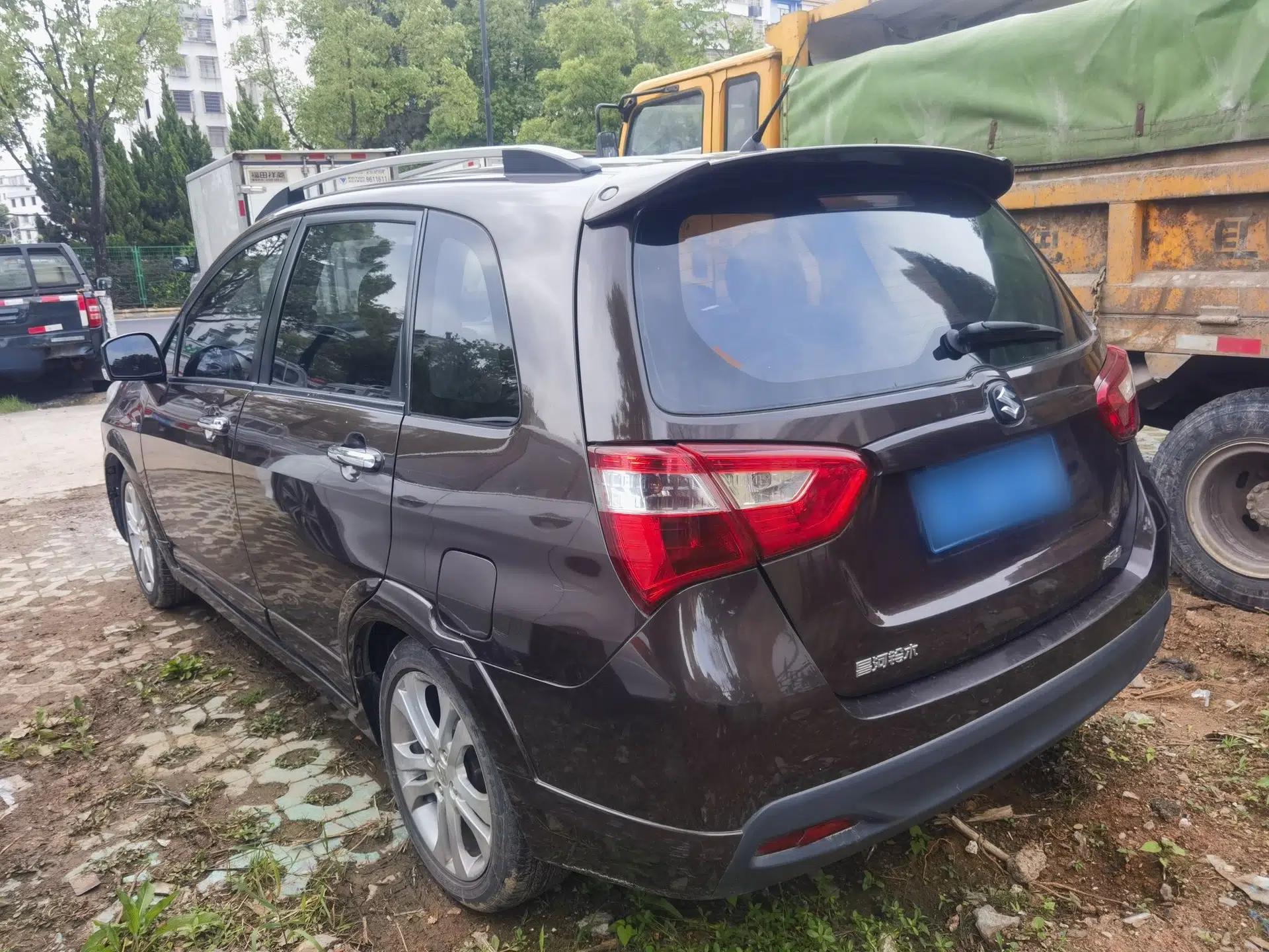 Suzuki Liana A6 2015 Hatchback 1.4L Manual Enjoyment Model — миниатюра 4