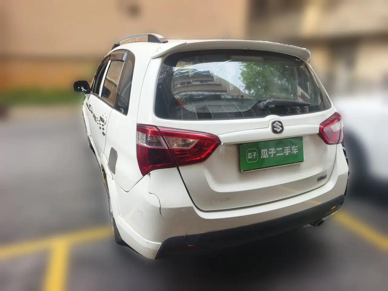 Suzuki Liana A6 2015 Hatchback 1.4L Manual Enjoyment Model — миниатюра 4