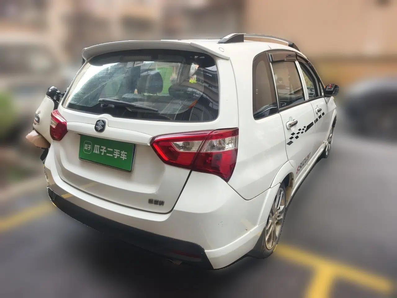 Suzuki Liana A6 2015 Hatchback 1.4L Manual Enjoyment Model — миниатюра 6