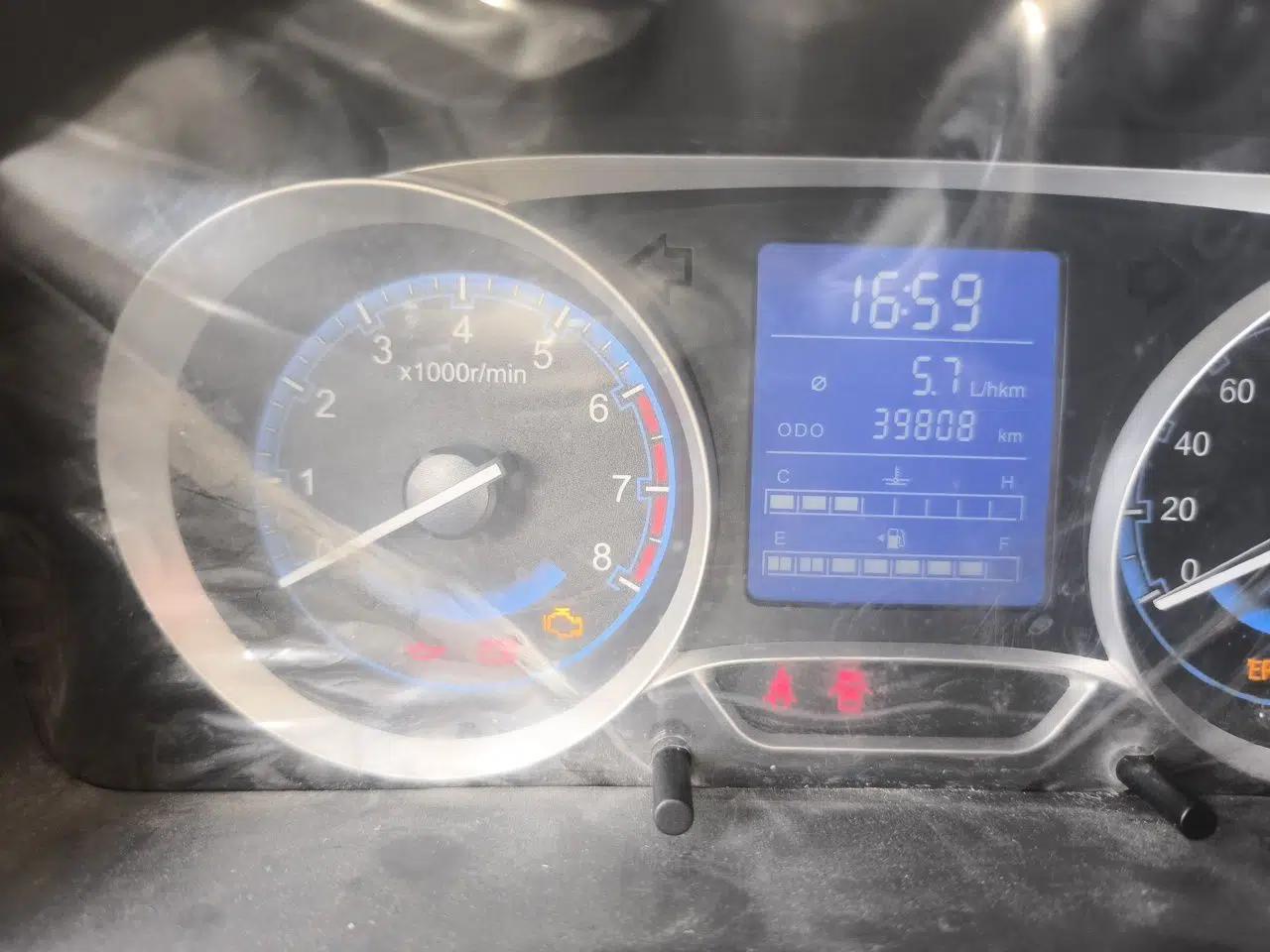 Suzuki Wagon R X5 2016 1.4L Entry Model China V Standard — миниатюра 13