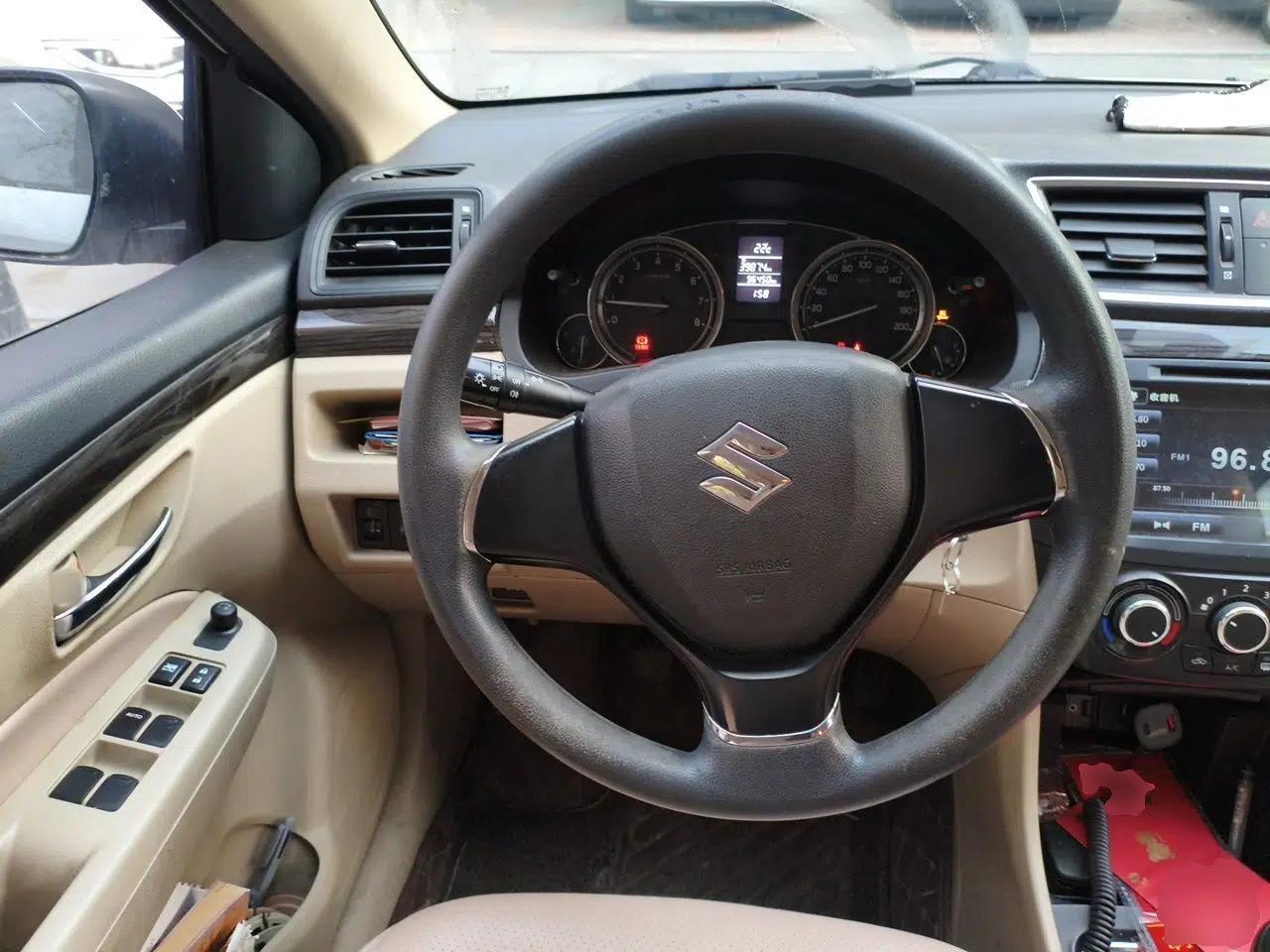 Suzuki Alivio 2015 1.6L Manual Comfort Model — миниатюра 11