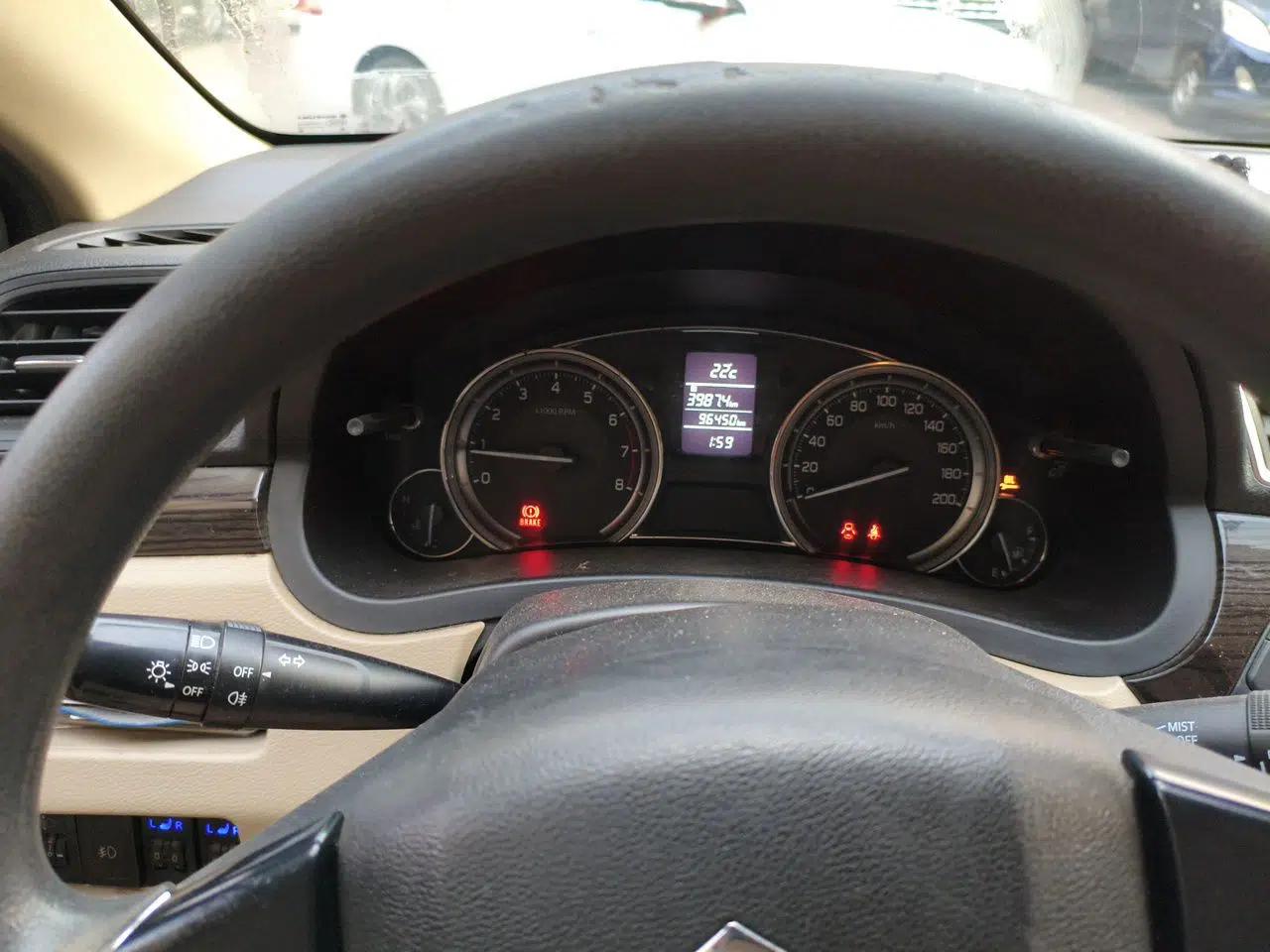 Suzuki Alivio 2015 1.6L Manual Comfort Model — миниатюра 13