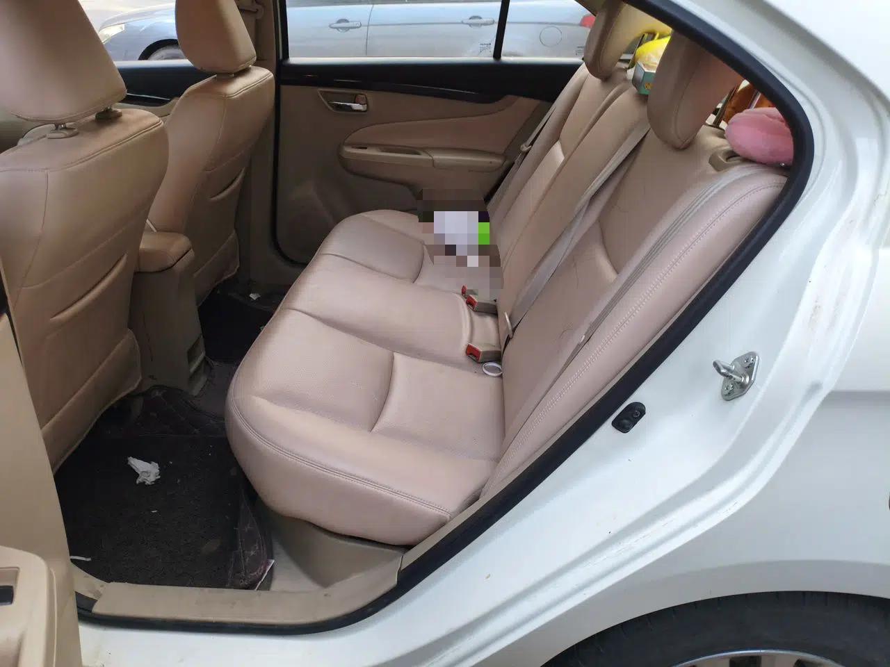 Suzuki Alivio 2015 1.6L Manual Comfort Model — миниатюра 18