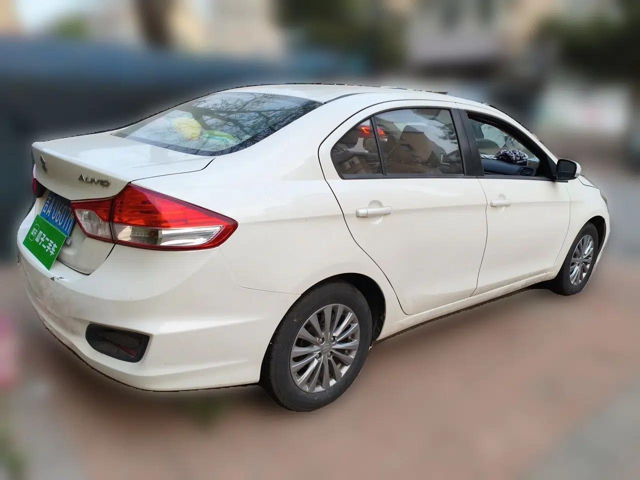 Suzuki Alivio 2015 1.6L Manual Comfort Model — миниатюра 6