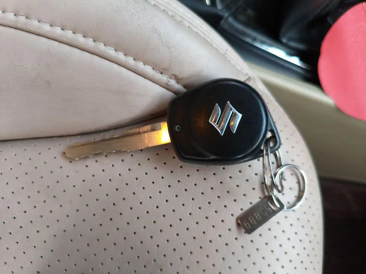 Suzuki Alivio 2015 1.6L Manual Comfort Model — миниатюра 9