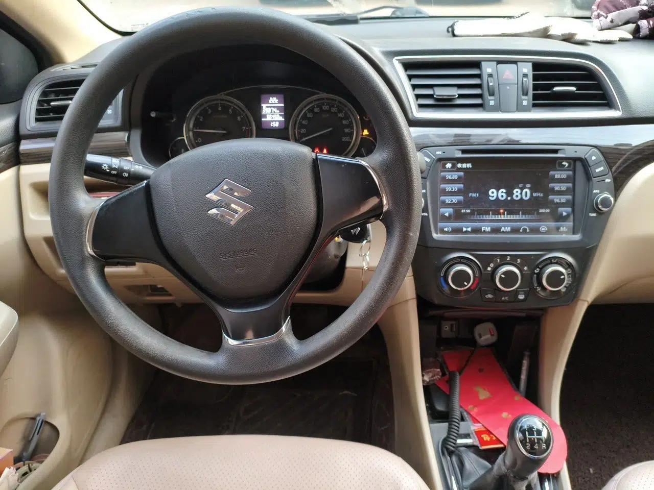 Suzuki Alivio 2015 1.6L Manual Comfort Model — миниатюра 10
