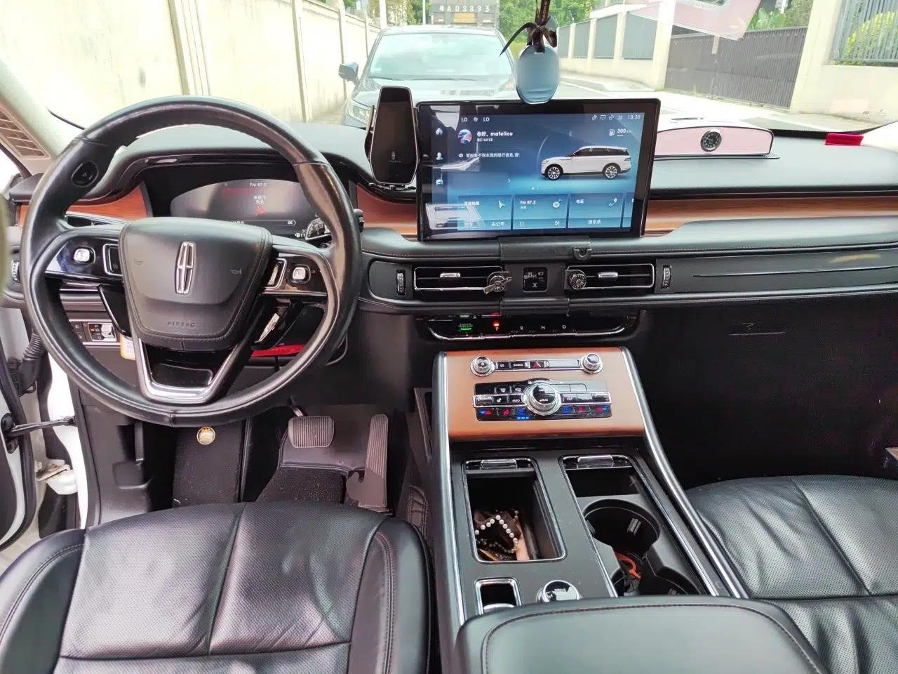 Lincoln Aviator 2020 3.0T V6 Four-Wheel Drive Premium Edition — миниатюра 10