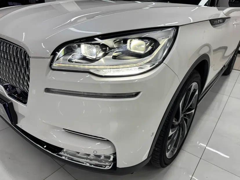 Lincoln Aviator 2021 3.0T V6 All-Wheel-Drive Executive Edition — миниатюра 2