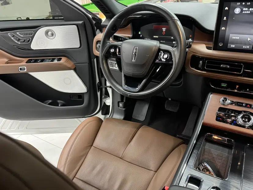 Lincoln Aviator 2021 3.0T V6 All-Wheel-Drive Executive Edition — миниатюра 12