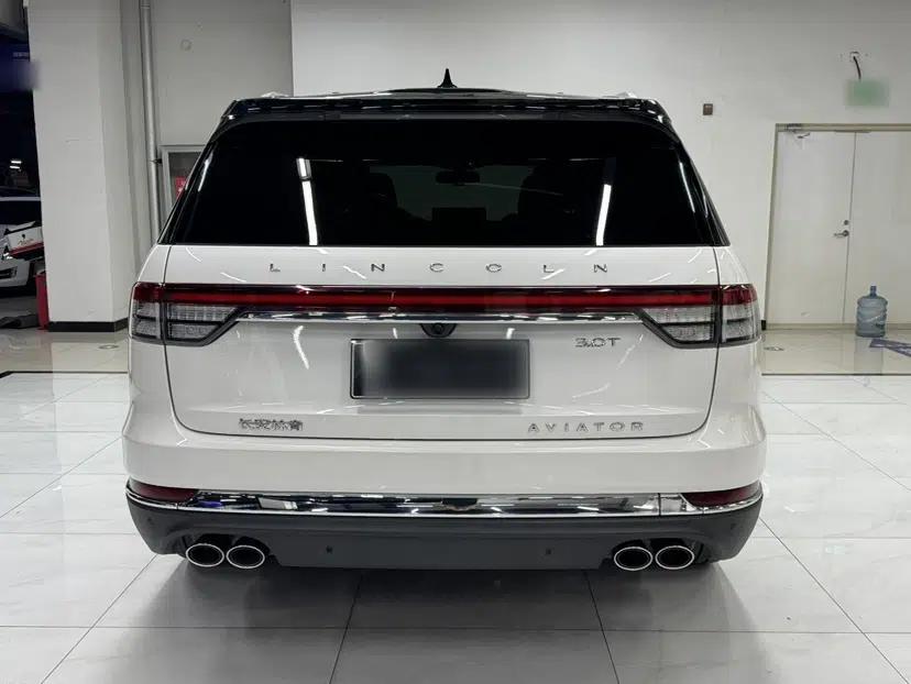 Lincoln Aviator 2021 3.0T V6 All-Wheel-Drive Executive Edition — миниатюра 8