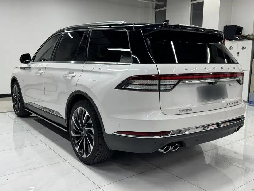 Lincoln Aviator 2021 3.0T V6 All-Wheel-Drive Executive Edition — миниатюра 10