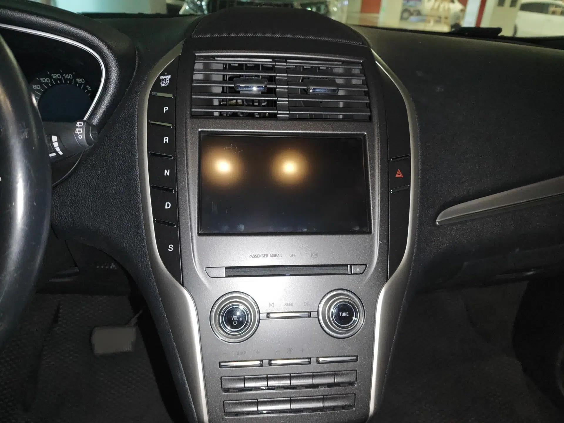 Lincoln MKC 2014 2.0T Two-Wheel Drive Deluxe Edition — миниатюра 13