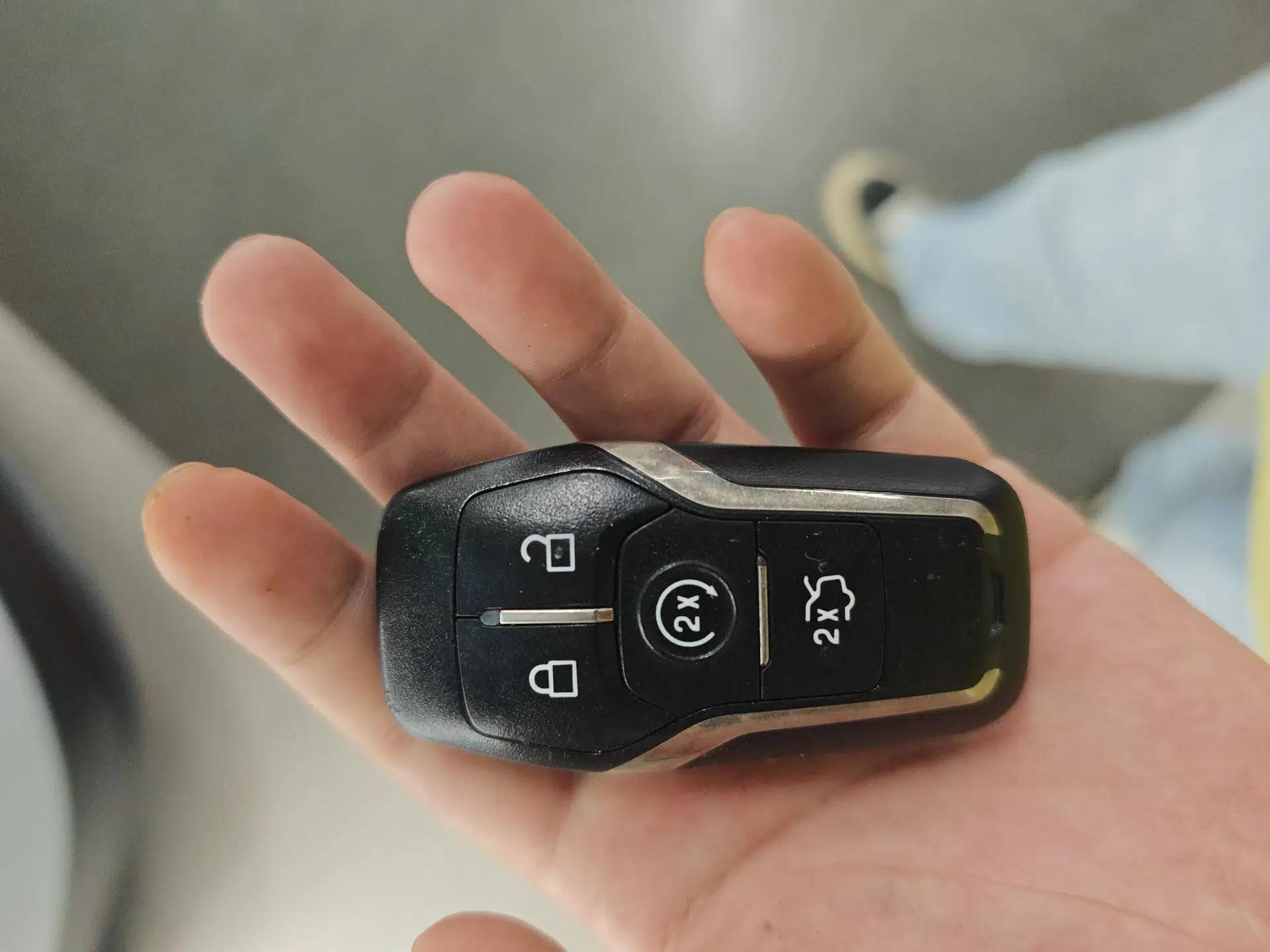 Lincoln MKC 2014 2.0T Two-Wheel Drive Deluxe Edition — миниатюра 20