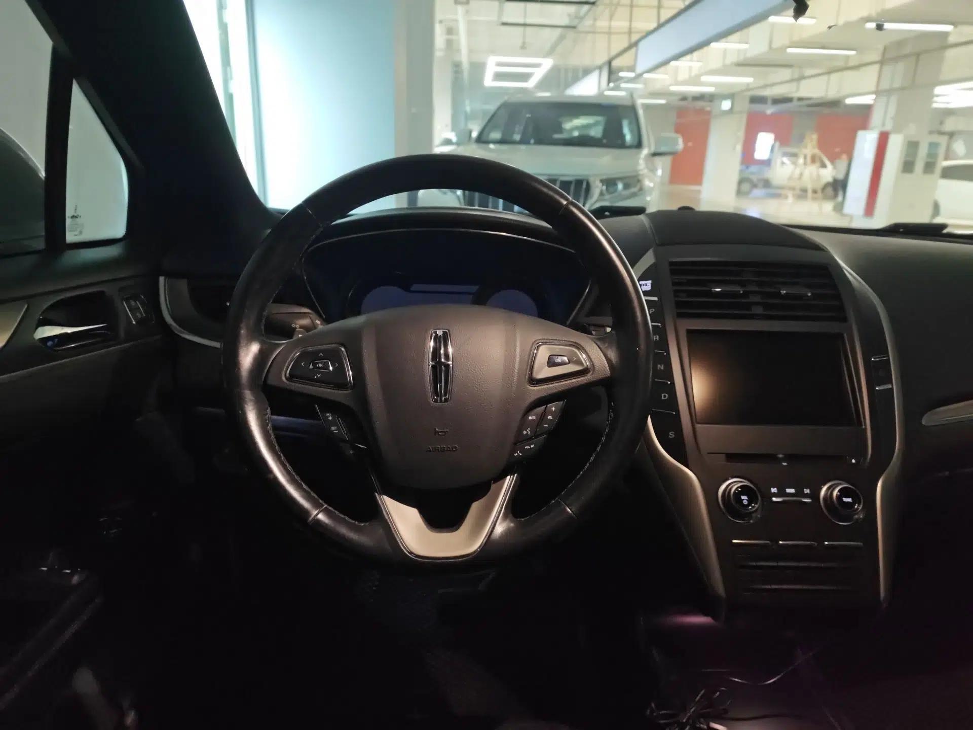 Lincoln MKC 2014 2.0T Two-Wheel Drive Deluxe Edition — миниатюра 10