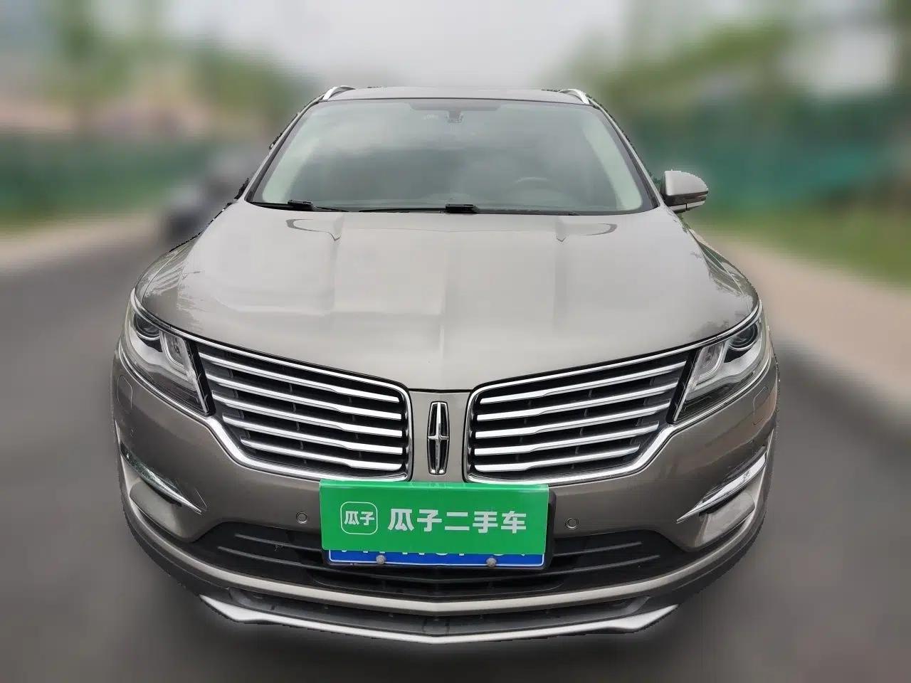 Lincoln MKC 2017 2.0T Two-Wheel-Drive Luxury Edition — миниатюра 2