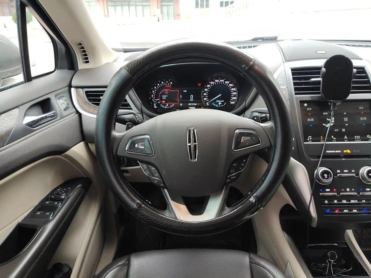 Lincoln MKC 2017 2.0T Two-Wheel-Drive Luxury Edition — миниатюра 11