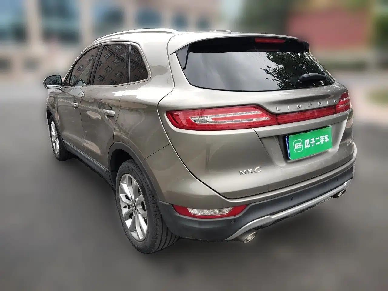Lincoln MKC 2017 2.0T Two-Wheel-Drive Luxury Edition — миниатюра 4
