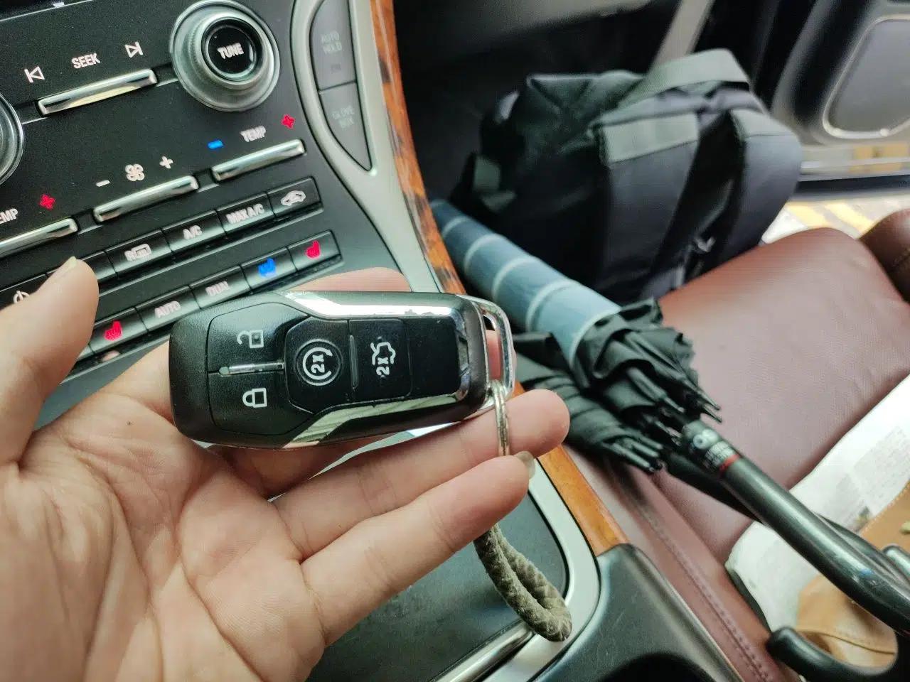 Lincoln MKX 2017 2.7T Four-Wheel Drive Prestige Edition — миниатюра 9