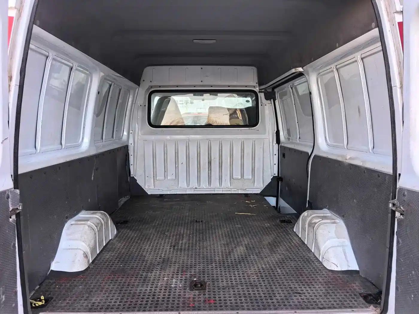 Teshun 2019 2.8T Commercial Vehicle Short Wheelbase Mid-Roof 3-Seater National VI JX493 — миниатюра 7