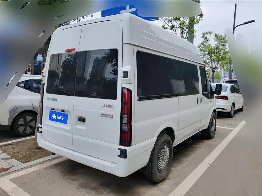 Jiangling Fushun 2022 2.0T Manual Multi-functional Passenger Vehicle, Short Wheelbase, Medium-High Roof, 6 Seats — миниатюра 3