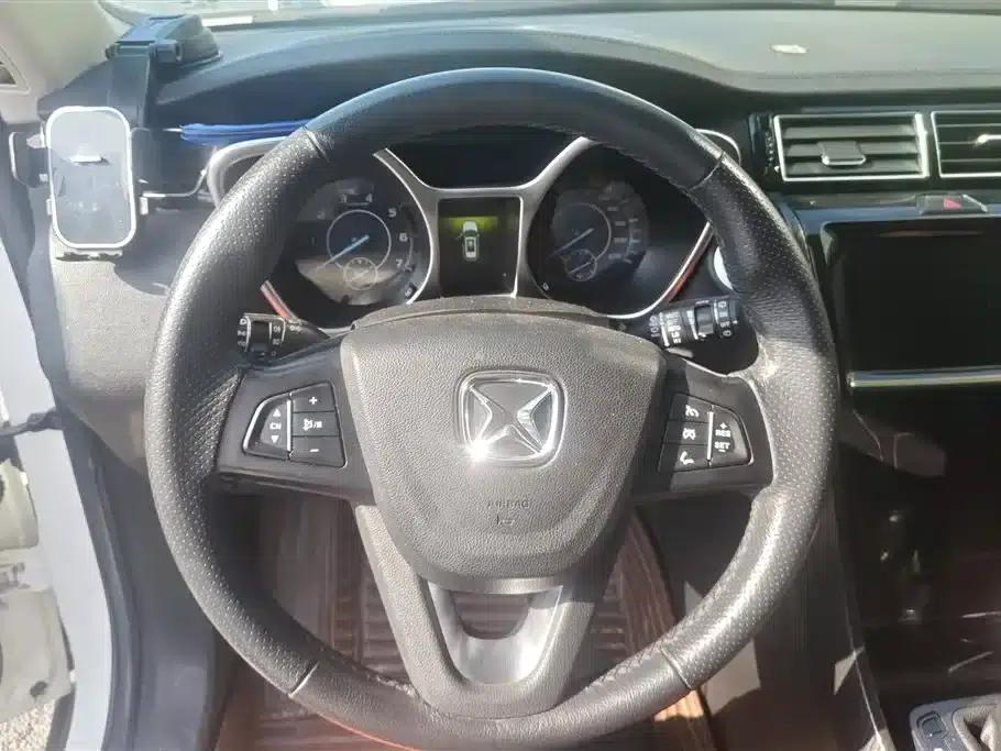 Yusheng S330 2016 1.5L GTDi Automatic 2WD Premium Edition — миниатюра 15