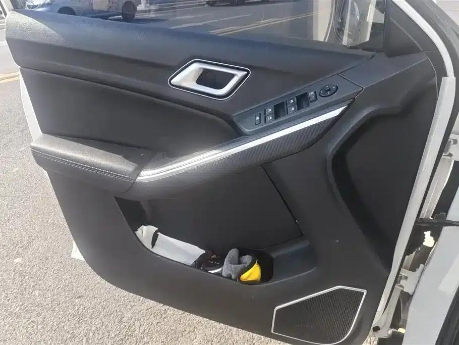 Yusheng S330 2016 1.5L GTDi Automatic 2WD Premium Edition — миниатюра 7