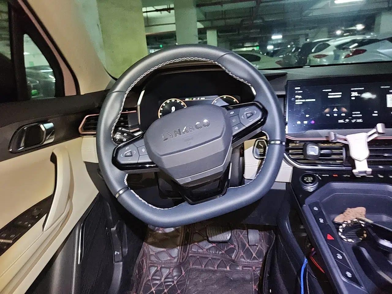 Lynk & Co 06 EM-P 2022 PHEV Shero Pink Special Edition — миниатюра 11