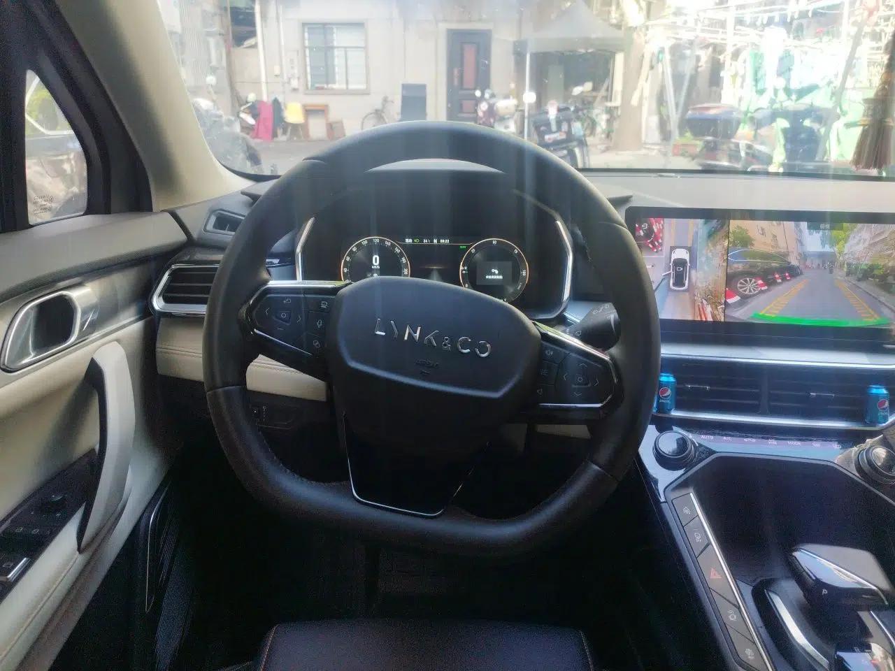 Lynk & Co 06 EM-P 2023 1.5T Remix PHEV Pro — миниатюра 11