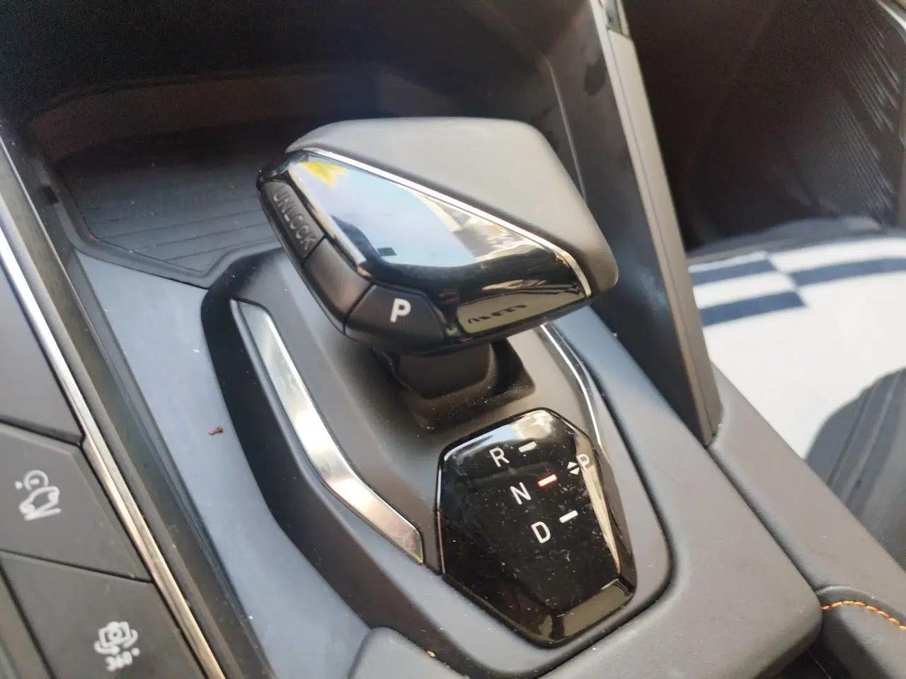 Lynk & Co 06 EM-P 2023 1.5T Remix PHEV Pro — миниатюра 15
