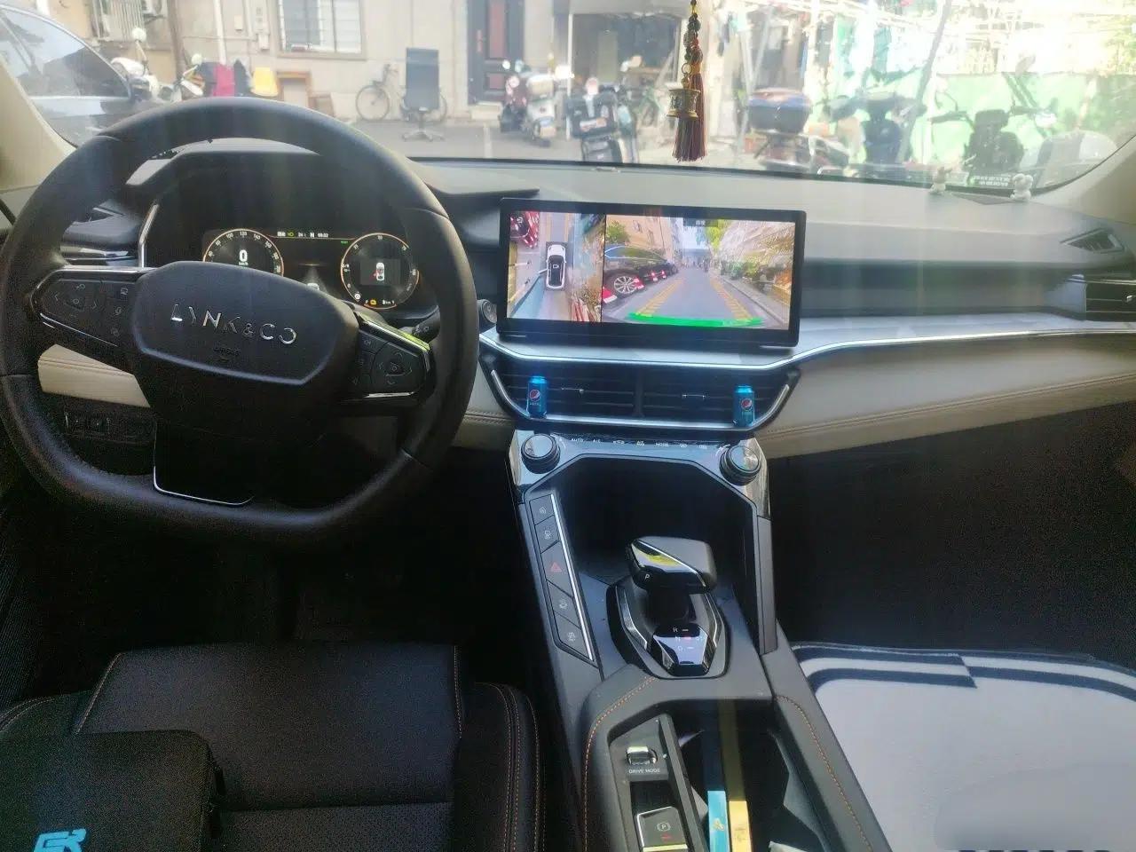 Lynk & Co 06 EM-P 2023 1.5T Remix PHEV Pro — миниатюра 10