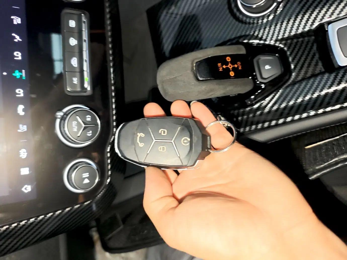 Lynk & Co 02 Hatchback 2021 2.0TD Halo Driving Control Kit Edition — миниатюра 12