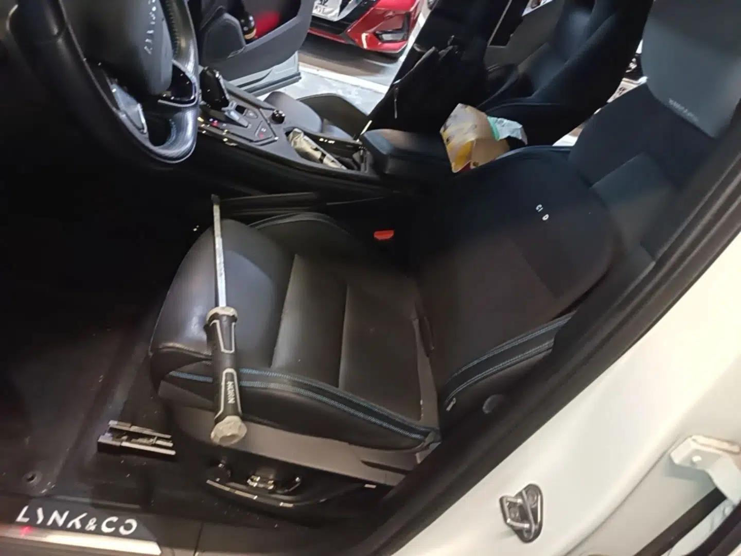Lynk & Co 05 EM-P 2021 1.5TD PHEV HALO — миниатюра 18