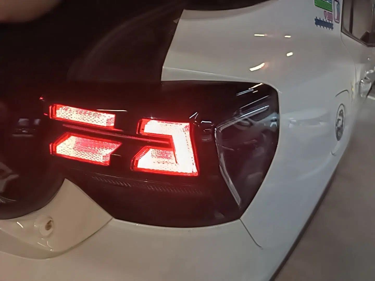 Lynk & Co 05 EM-P 2021 1.5TD PHEV HALO — миниатюра 7