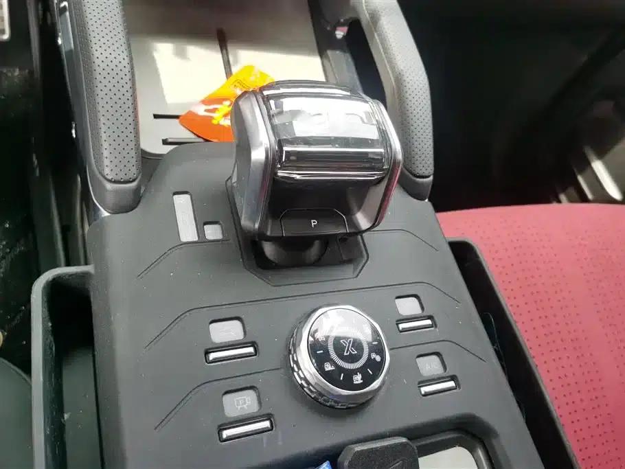 Jetour Traveler 2024 2.0T 4WD Adventure PRO+ Entertainment Edition — миниатюра 16