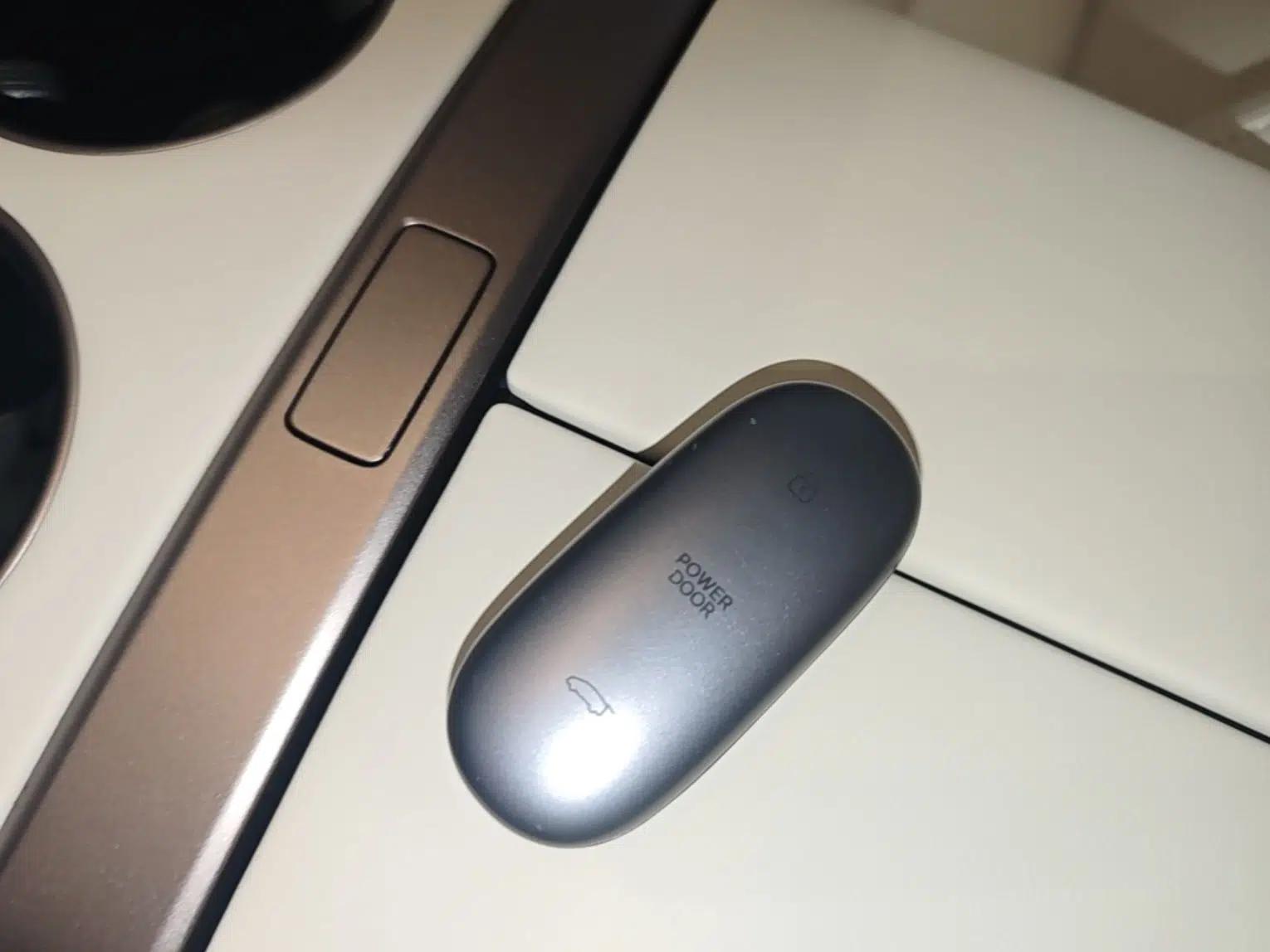 Li Auto MEGA 2025 Ultra Smart Refreshed Edition — миниатюра 12