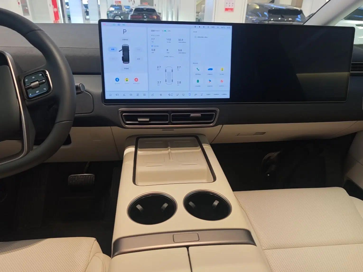 Li Auto MEGA 2025 Ultra Smart Refreshed Edition — миниатюра 16