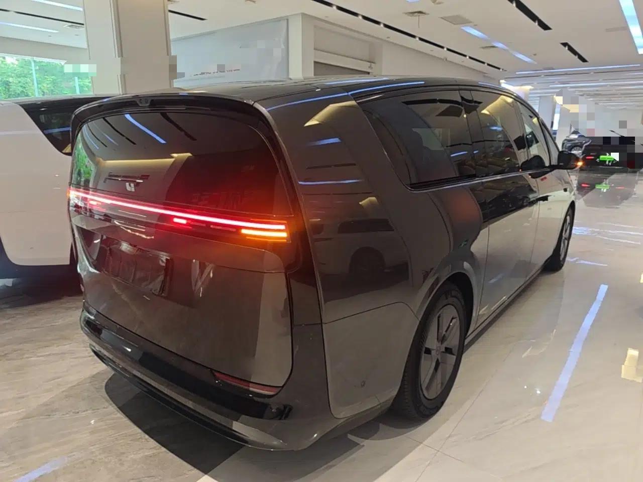 Li Auto MEGA 2025 Ultra Smart Refreshed Edition — миниатюра 6