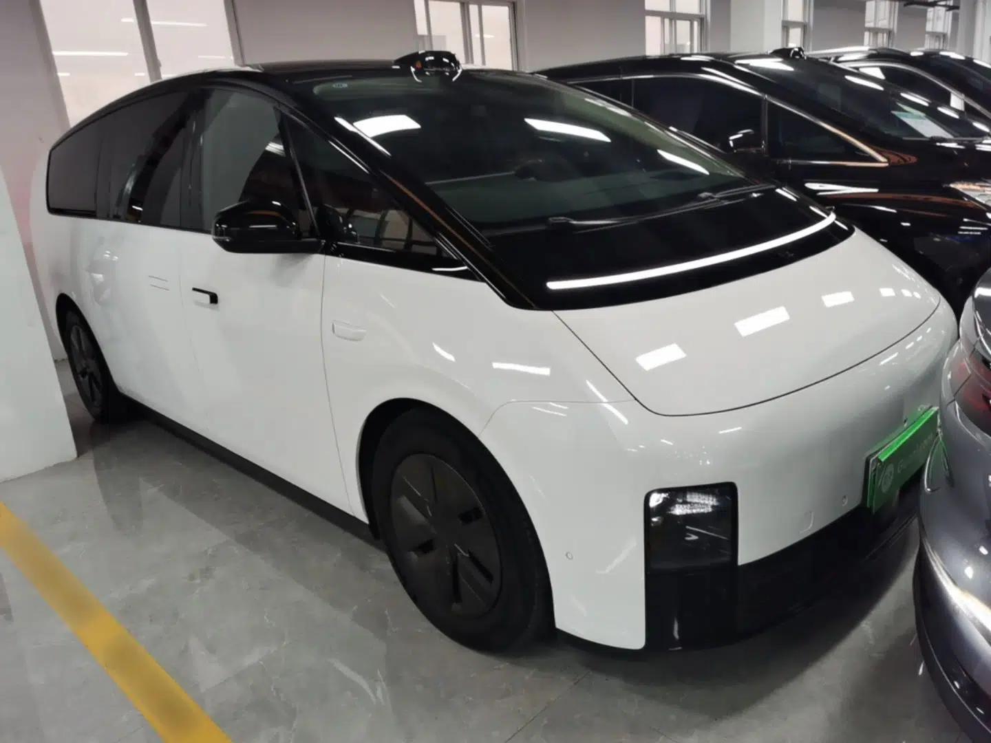 Li Auto MEGA 2024 Ultra Model — миниатюра 3