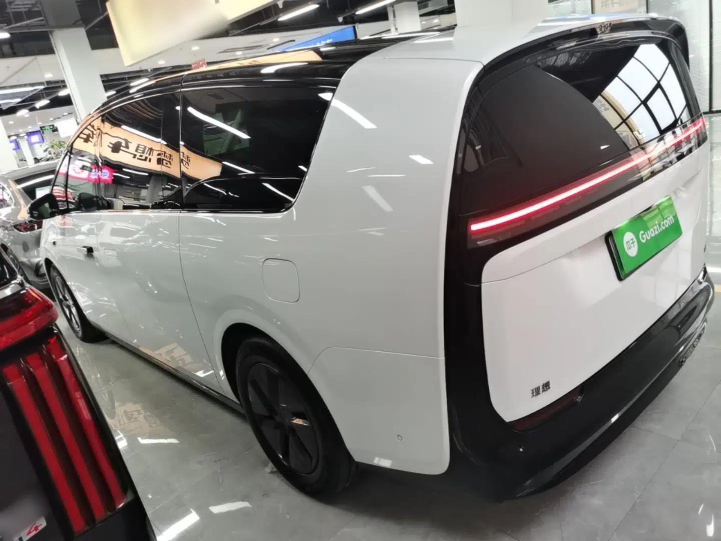 Li Auto MEGA 2024 Ultra Model — миниатюра 4