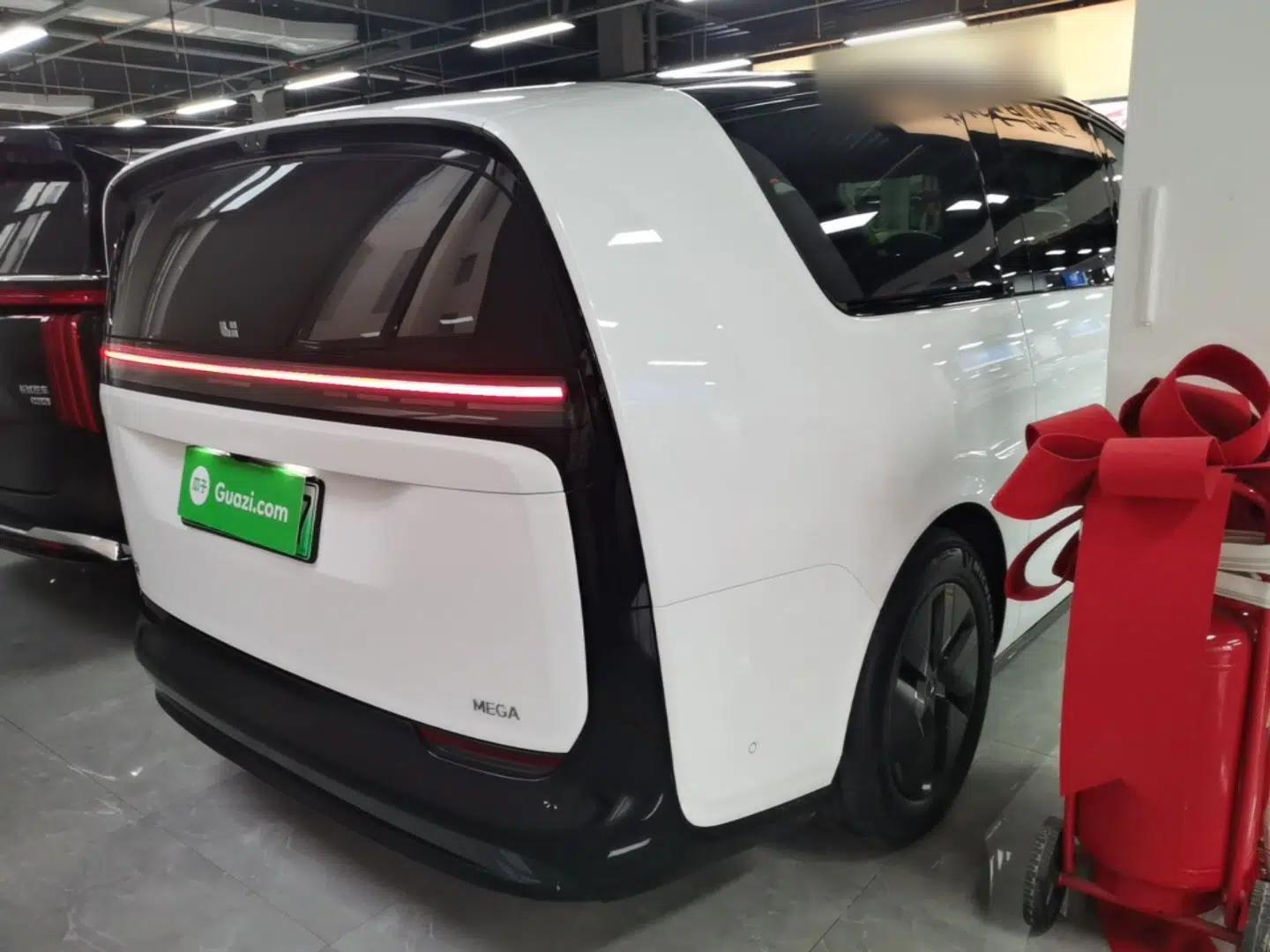 Li Auto MEGA 2024 Ultra Model — миниатюра 6