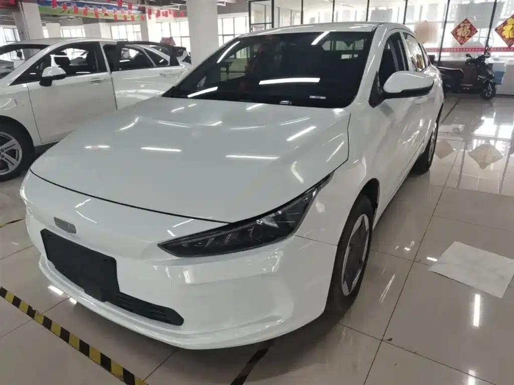 Geely Geometry A 2024 Model 410KM Travel Edition — миниатюра 1